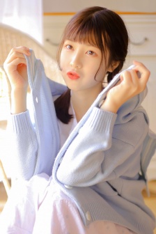 动漫人物打扑克